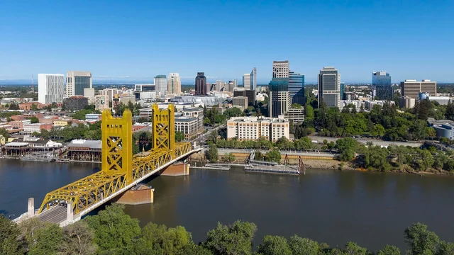Photograph of Sacramento skyline and Tower Bridge
