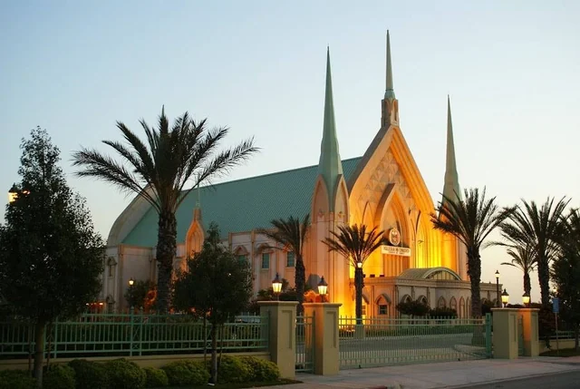 Photograph of Iglesia Ni Cristo chapel, Montclair
