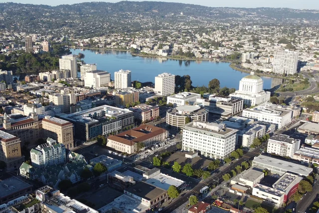 Photograph of Lake Merritt, Oakland