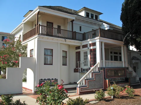 Photograph of Casa Peralta, San Leandro