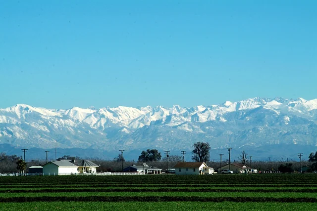 Photograph of Tulare farmland and Sierra Nevada