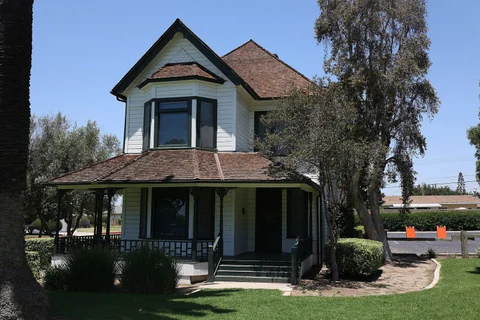 Photograph of Neff House, La Mirada