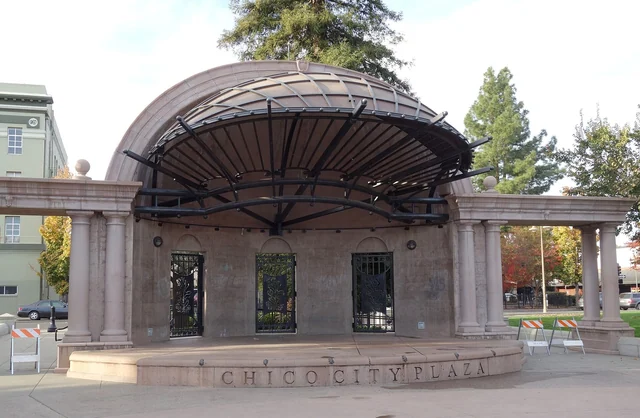 Photograph of Chico City Plaza