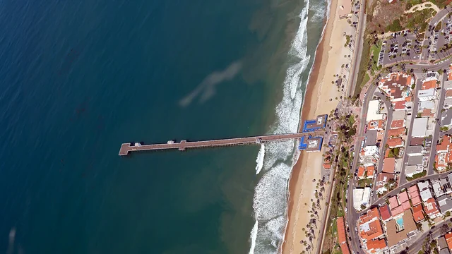 Aerial photograph of San Clemente Pier and coastline